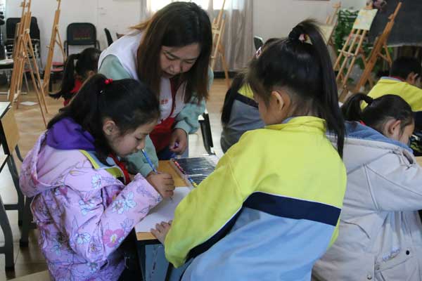 西盟 舞蹈輔導志愿服務(wù)點亮群眾文化生活