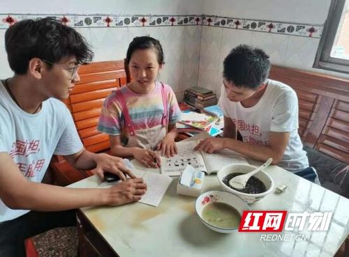 愛心學子伴鄉(xiāng)行 以愛之名傳遞溫暖的美術(shù)輔導服務(wù)